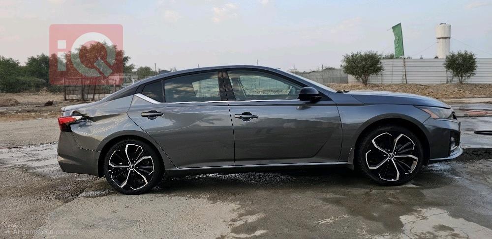 نيسان ألتيما